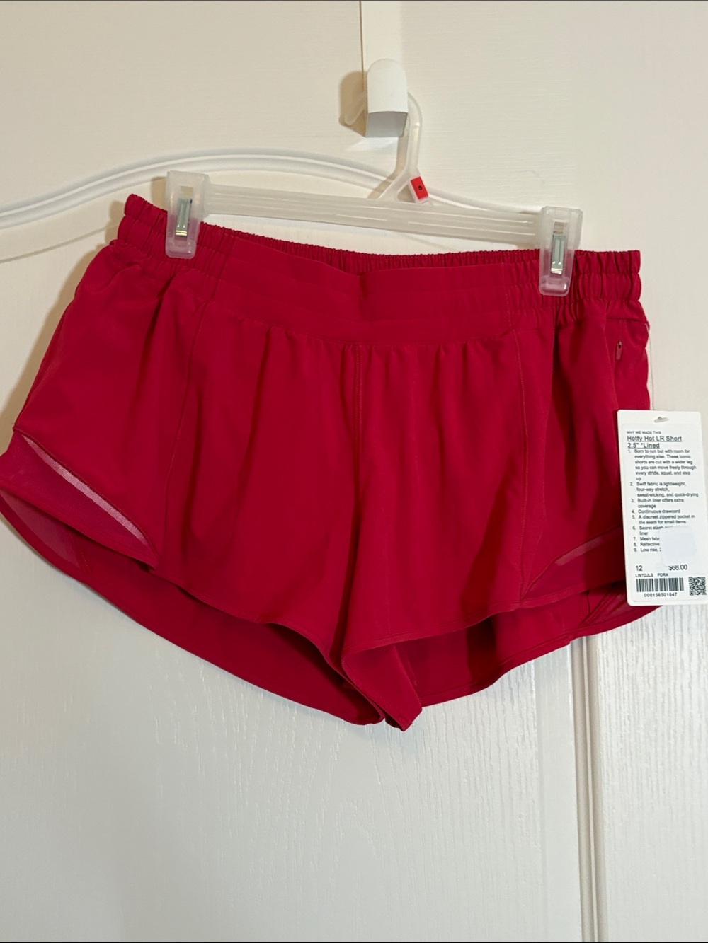 Lululemon Hotty Hot Low-Rise Lined Short 2.5"
Retired color Pink Dragonfruit